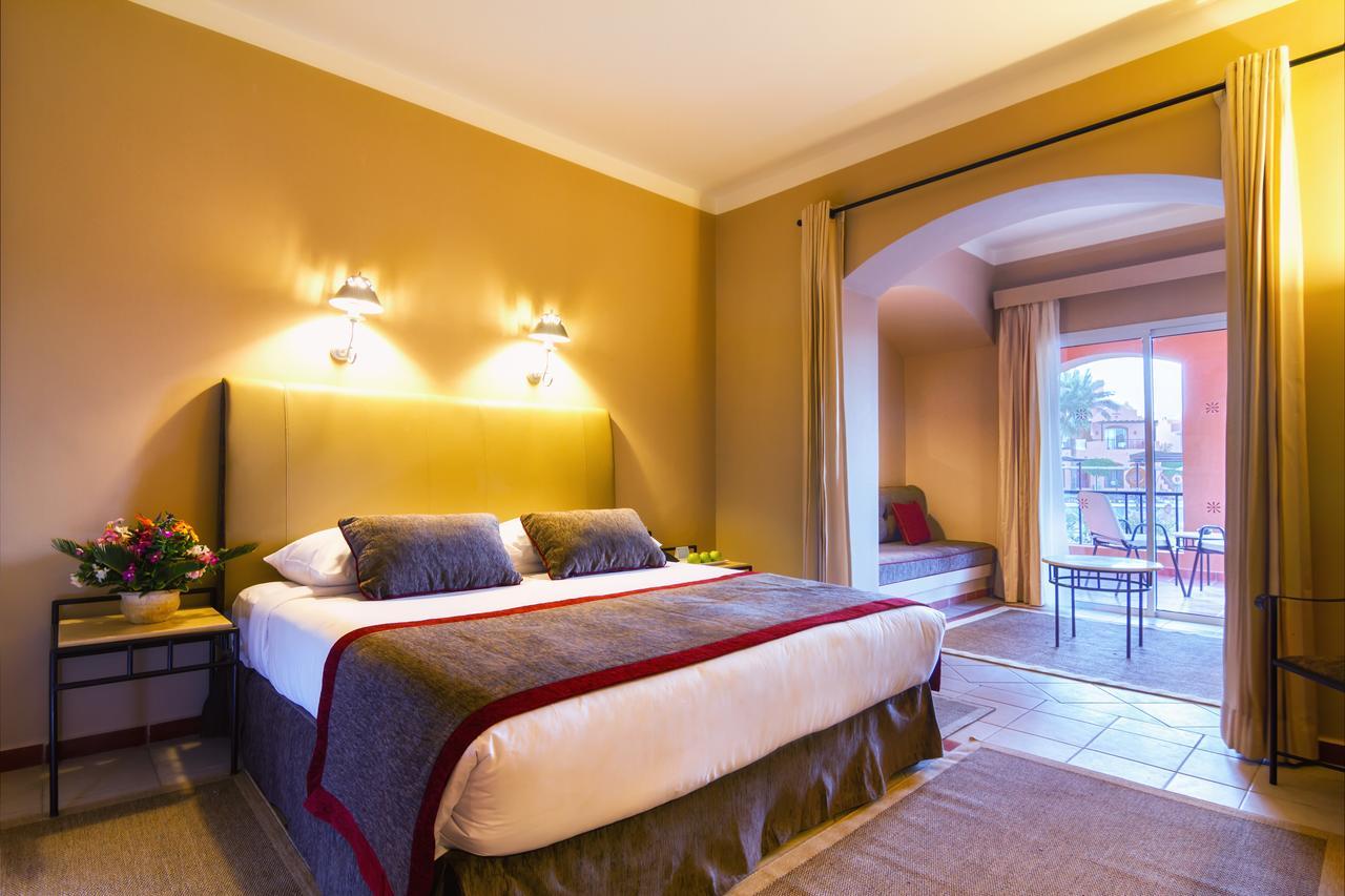 Готель Jaz Makadi Oasis Club Екстер'єр фото